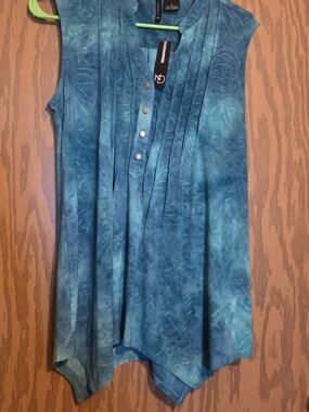 new directions Teal Blue Pintuck Sleeveless Handkerchief Hem Blouse